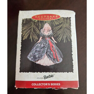 Hallmark Holiday Barbie Keepsake Christmas Tree Ornament 1995 Collectors Series